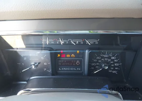 2011 Lincoln Navigator L z USA, uszkodzony, nr VIN 5LMJJ3J53BEJ07944